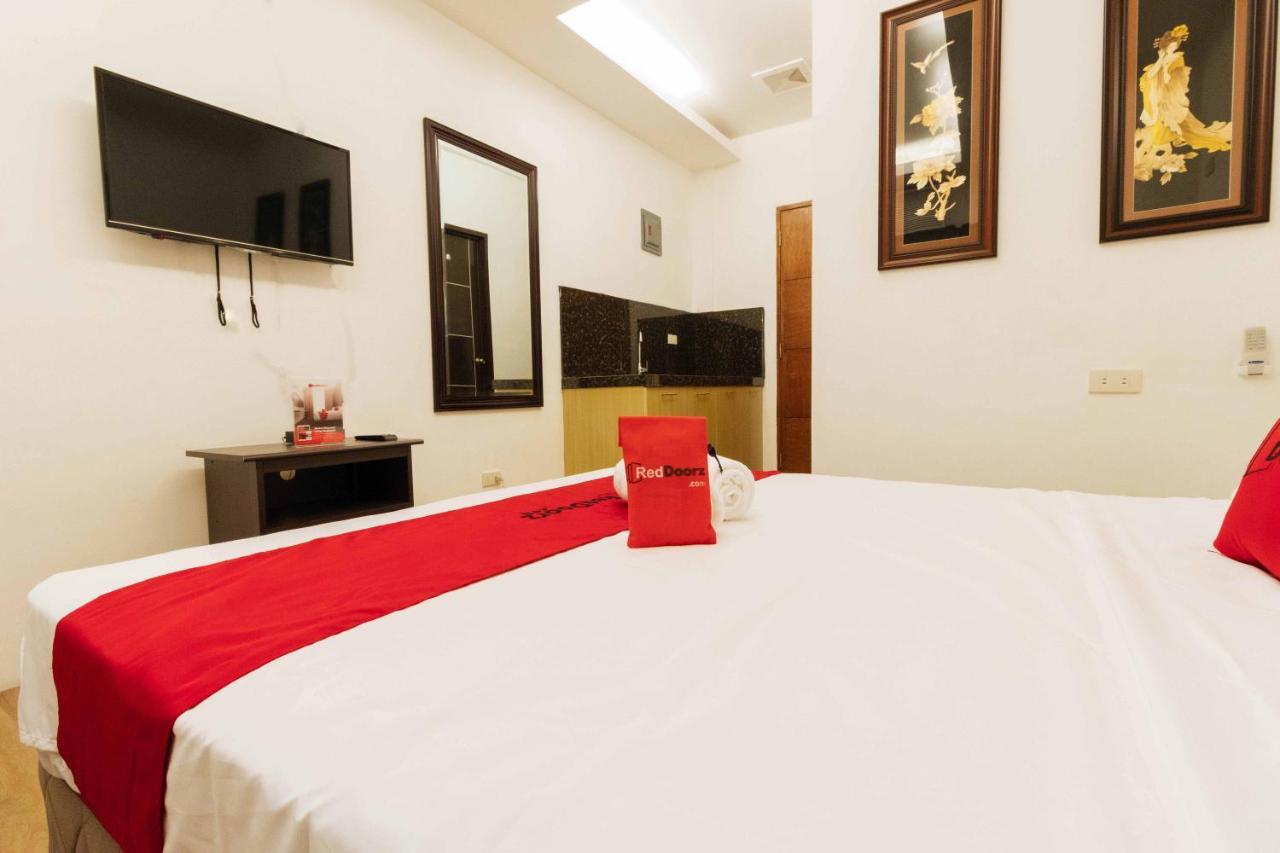 Reddoorz Plus Near Commonwealth Regalado Quezon City Εξωτερικό φωτογραφία